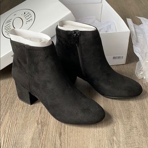 Steve Madden Irina Black Suede Zip Up Ankle Bootie
